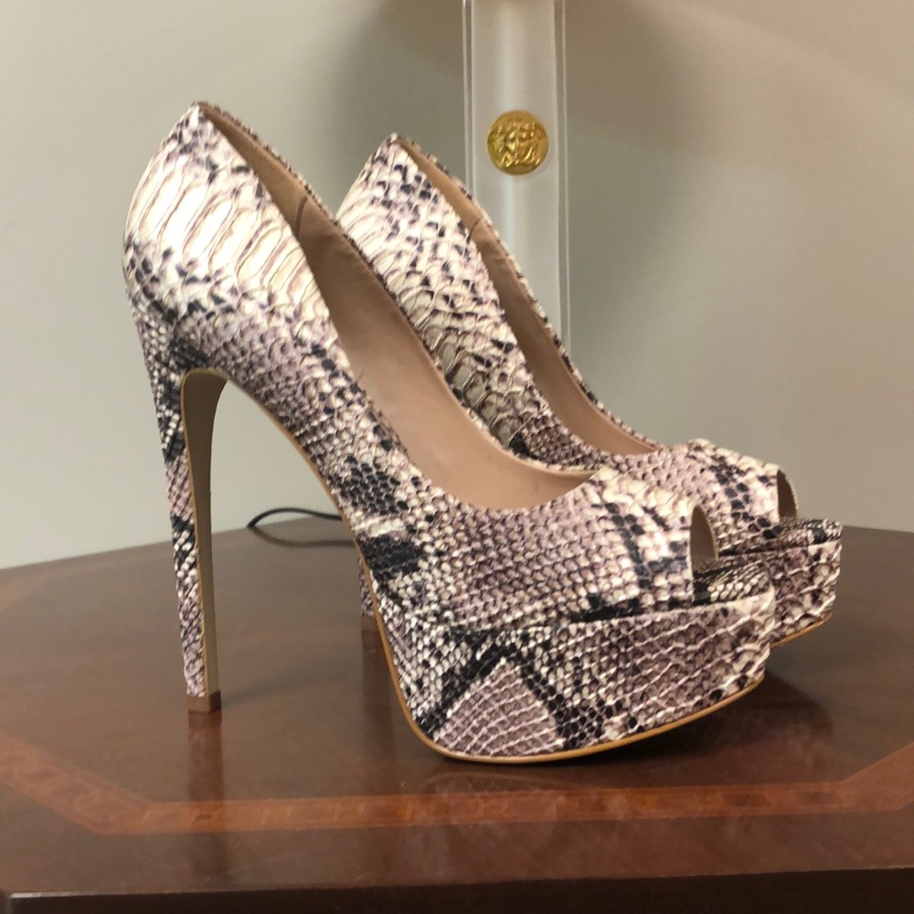 Steve Madden High Heels size 9